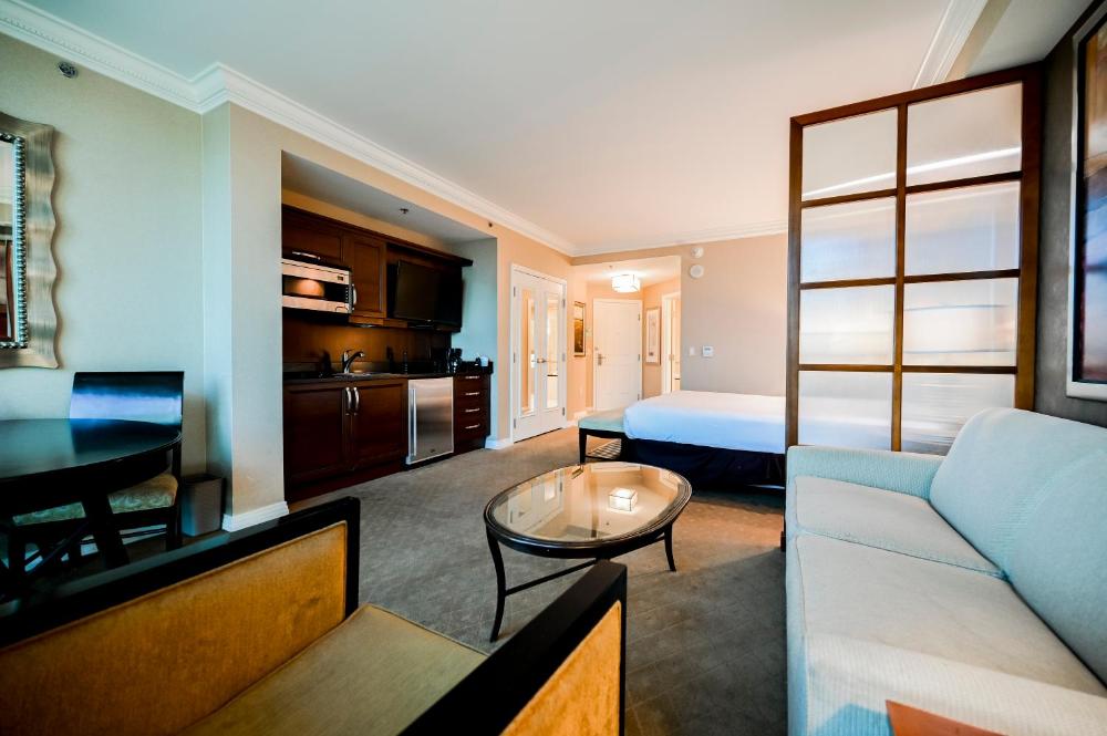 Two-Bedroom Studios PH Floor - Strip View & Balcony interior